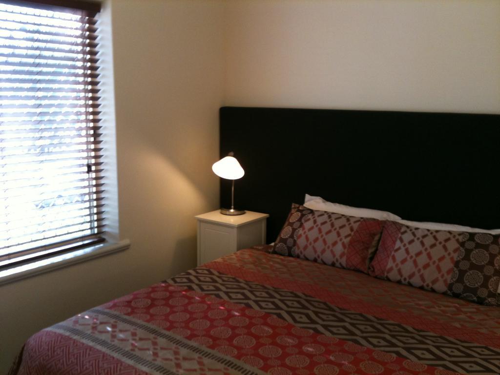 Apartment - Semaphore Front