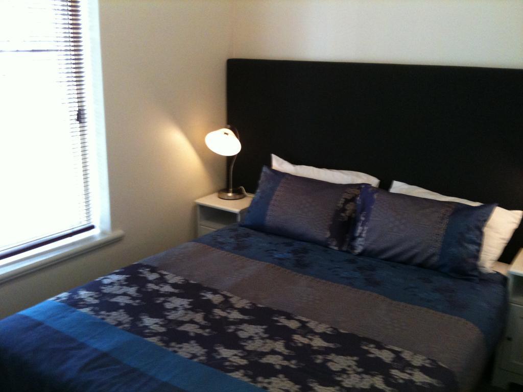 Apartment - Semaphore Front *