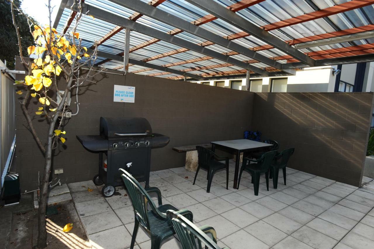 Glenelg Apartments-ellis *