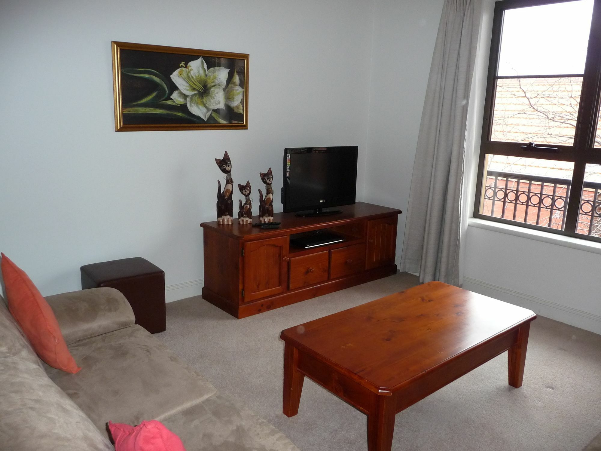 Escape 2bd In Adelaides East End 3 Adelaide
