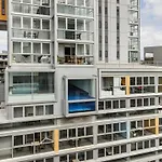 Hi 5 Star Luxury Adelaide City Apartment