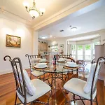 Glenelg Beach Stylish 2 Story Townhouse Sea View