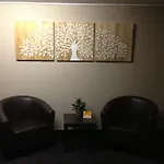 Quality Hotel Tiffins On The Park