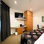 410 /247 Studio Gouger St Ex Hotel Room In City