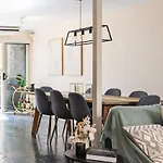 Character & Charm 3 Bed Home- Free Wine