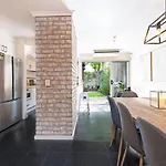 Character & Charm 3 Bed Home- Free Wine