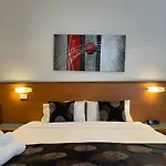 Studio 25/247 Gouger St Ex Hotel Room 430