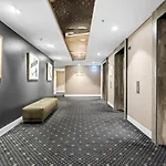 96 North Terrace Stylish Penthouse Apartment