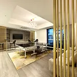 Luxury 1 Bedroom Apartment In Adelaide Cbd - 1 Minute Walk To Rundle Mall - Free Wifi & Netflix