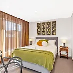 Little Oak Lodge - Wellness Is Calling