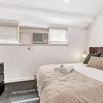 \'Kingston Mews\' A Perfect Parkside Sanctuary