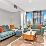 \'Adelaide Azure\' Scenic Cbd Living With Rooftop Pool