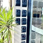 Ensuite Gouger Entire Apartment 306