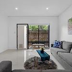 2Br Townhouse Cbd Chinatown Free Wifi Freeparking