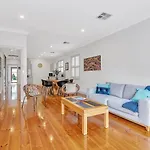 Gladstone Gardens - Family Comfort In North Brighton