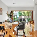 Gladstone Gardens - Family Comfort In North Brighton