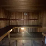 City Apartment - Free Parking, 3 Bedrooms And 2 Bathrooms
