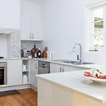 Charming 3-Bedroom Sandstone Haven With Free Wine