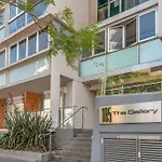 Lovely 1Br Apartment On Morphett With Pool & Wi-Fi