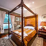The Spotted Cow, City Fringe, Pet-Friendly
