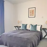 Charming Quiet Home In City