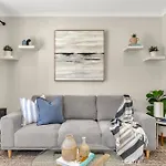Coastal Comfort With A Pool Opposite Henley Beach