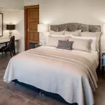 Suite 11 Victoria Square