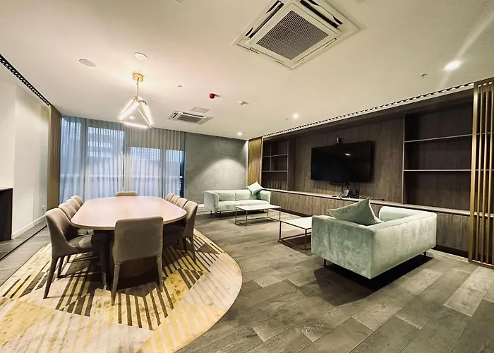 Luxury 1 Bedroom Apartment In Adelaide Cbd - 1 Minute Walk To Rundle Mall - Free Wifi & Netflix