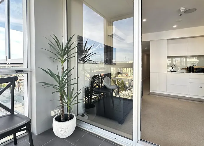 Cbd Sky View Apartment