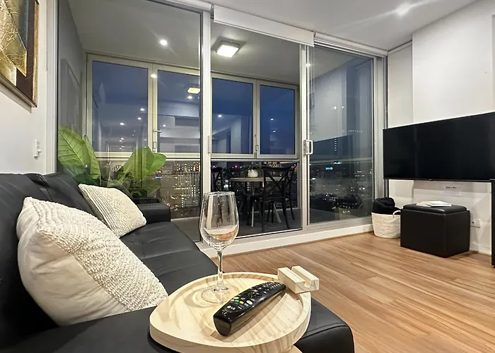 Penthouse View Apartment Luxury Cbd Penthouse Sleeps 6 Balcony Spa Access