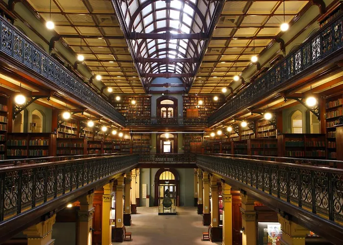 Iconic On Vue With Free Parking Pool Gym Cbd