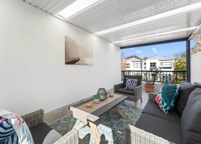 Fantastic Family Home Near City