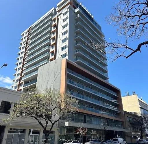 Modern One Bedroom Apartment At Morphett Street