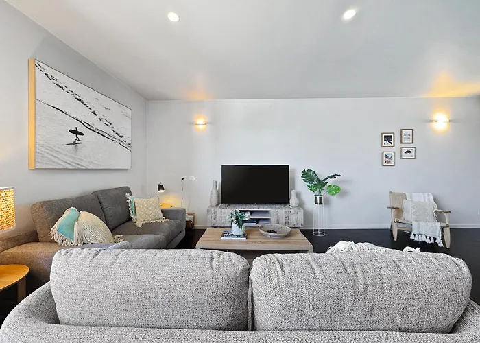 The Beach Pad - Breezy Bohemian Oceanfront Oasis