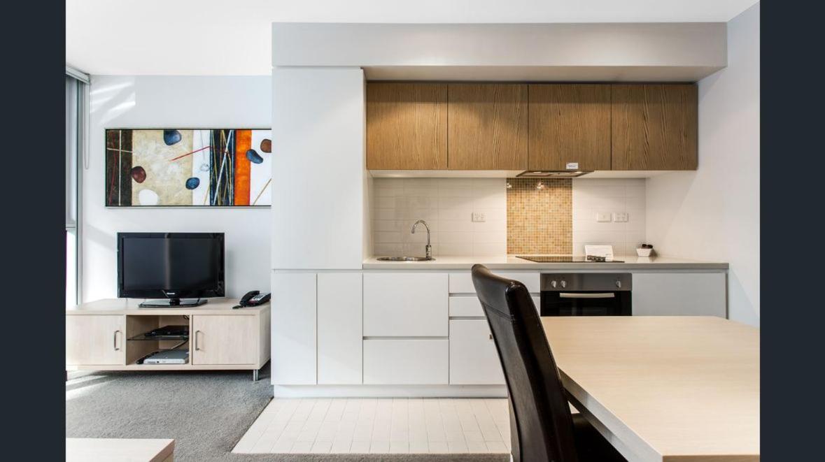 Hi 5 Star Luxury * Adelaide