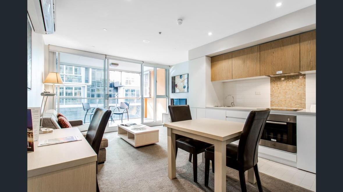 Hi 5 Star Luxury Adelaide