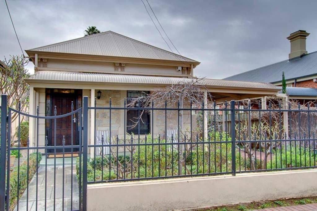 Close Cbd Large Private In St Peters Apartment Adelaide