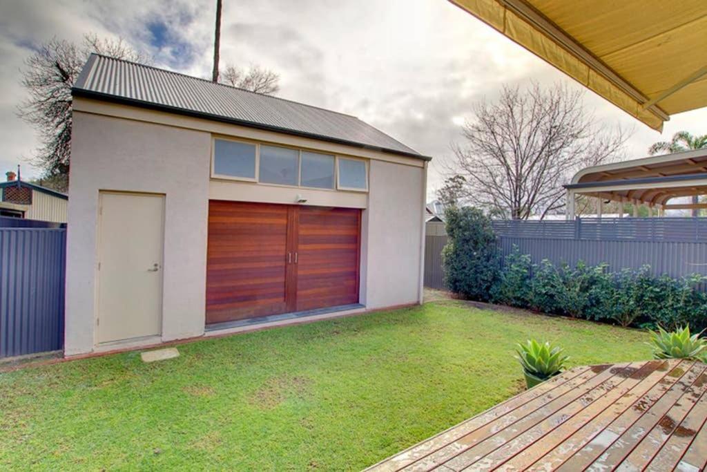 Close Cbd Large Private In St Peters *