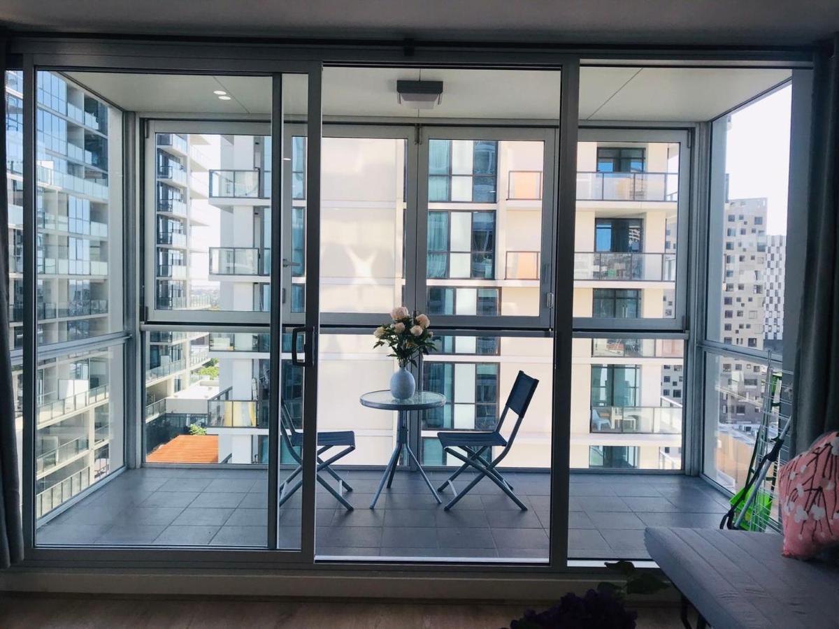 Apartment Cbd 1 Bedroom Apt. Free Car Park&swimming Pool &wifi