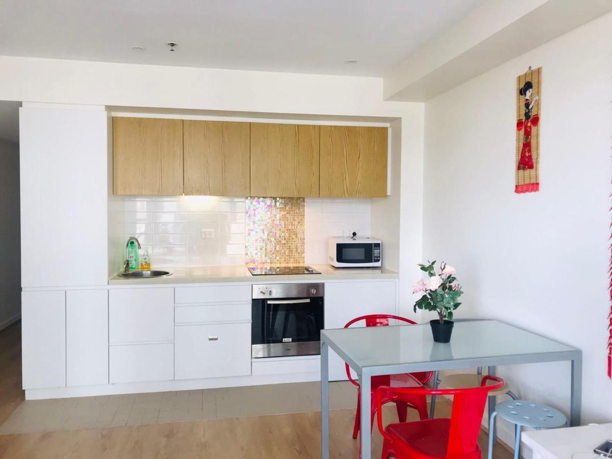 Apartment Cbd 1 Bedroom Apt. Free Car Park&swimming Pool &wifi *