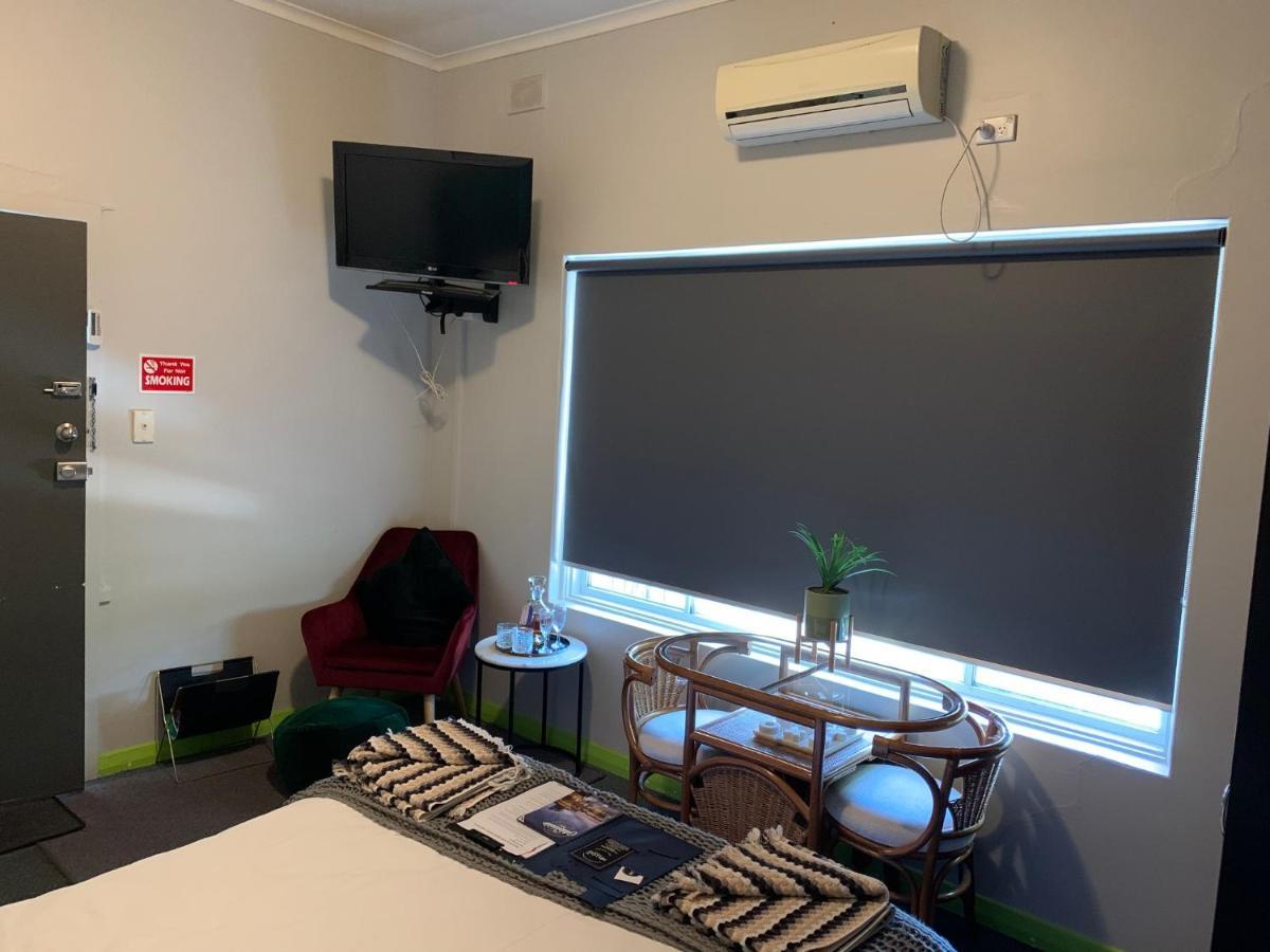 Hello And Aparthotel