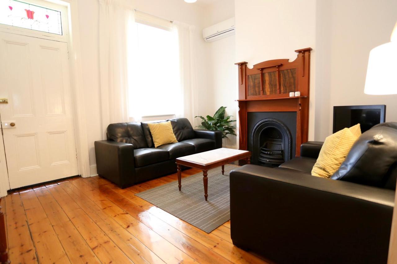 Apartment Bath Street *