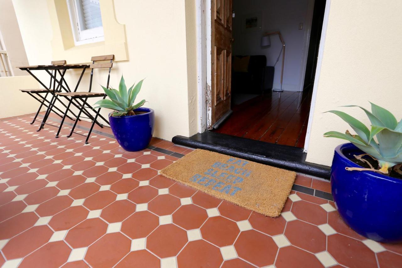 Apartment Bath Street *