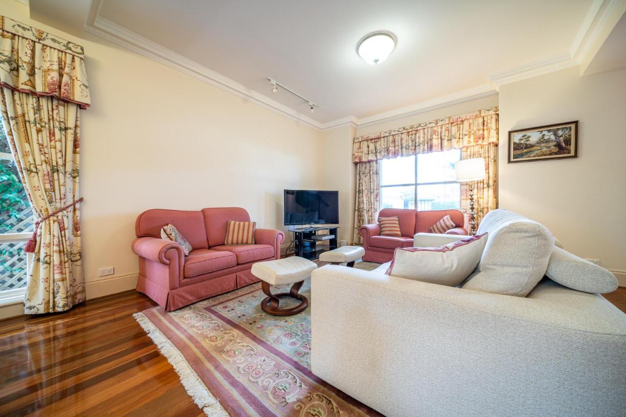 Holiday home Glenelg Stylish 2 Story Townhouse Sea View Adelaide