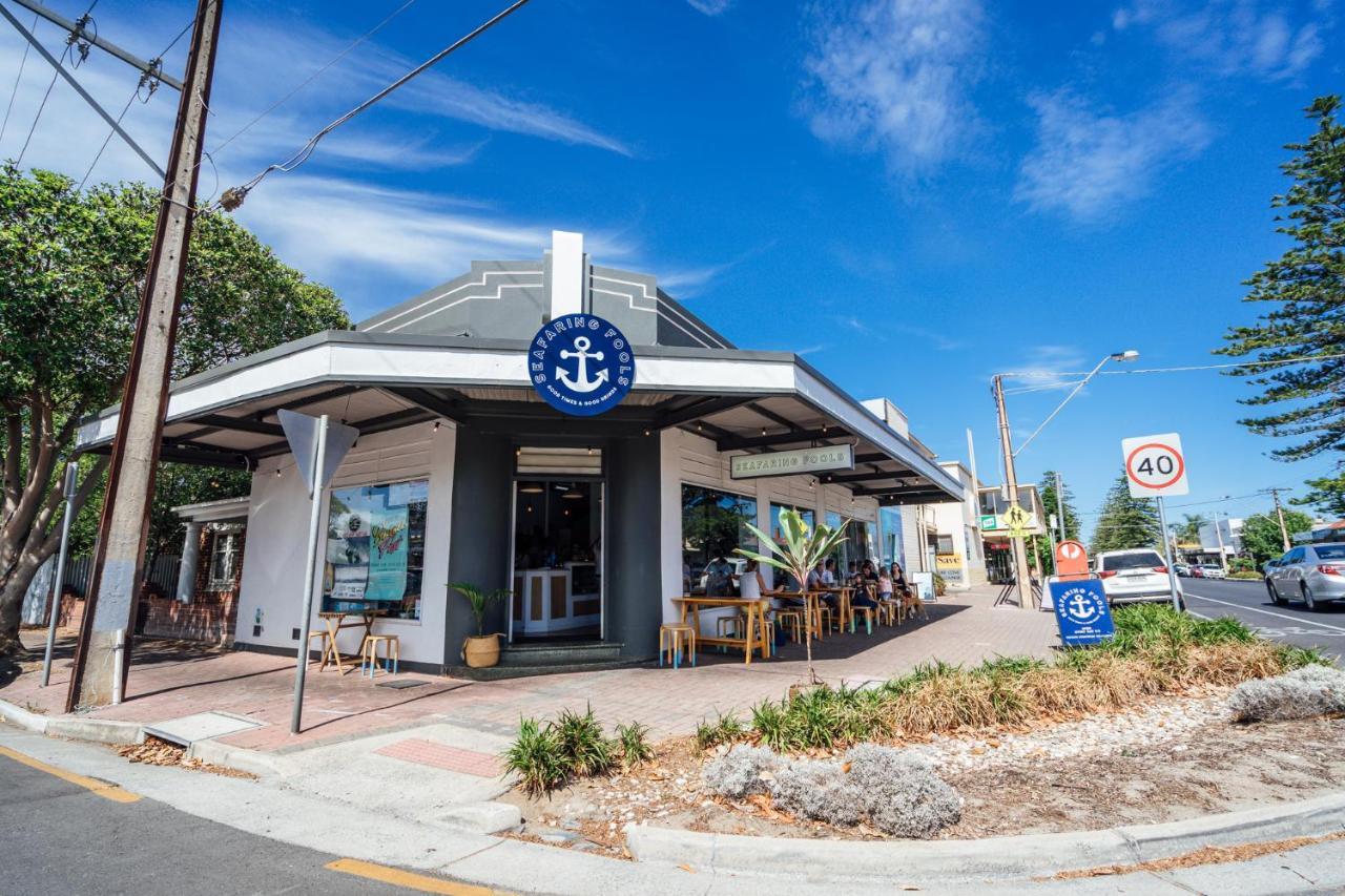 Glenelg Stylish 2 Story Townhouse Sea View *