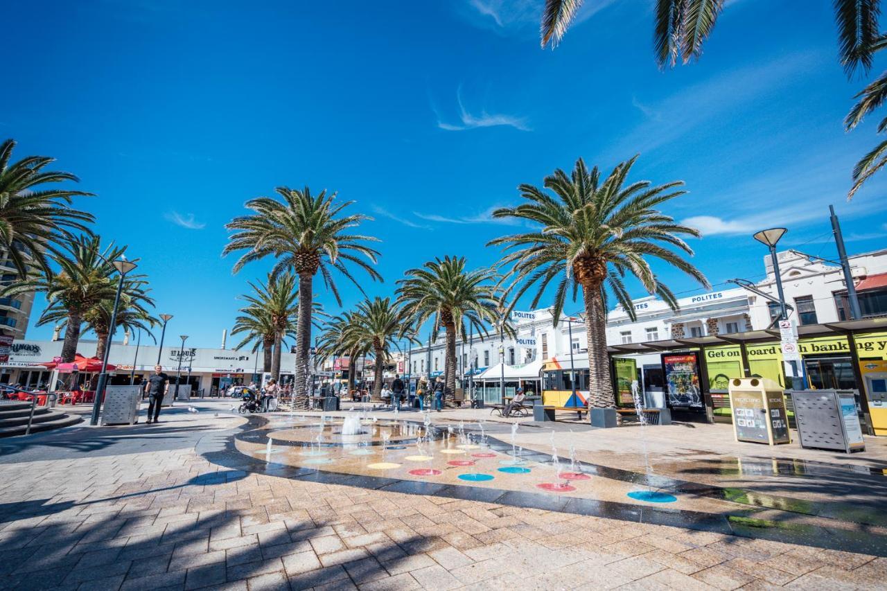 Glenelg Stylish 2 Story Townhouse Sea View