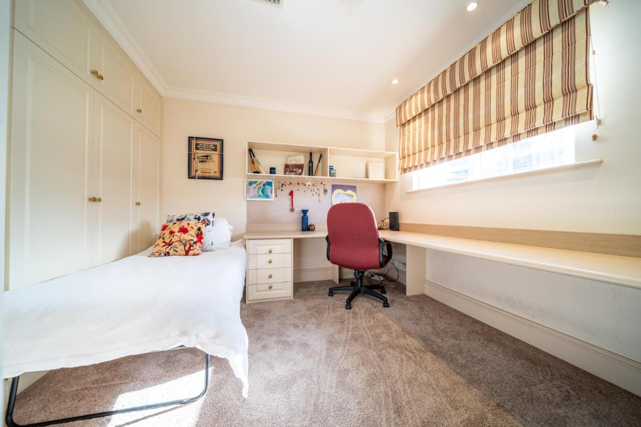 Glenelg Stylish 2 Story Townhouse Sea View Holiday home Adelaide