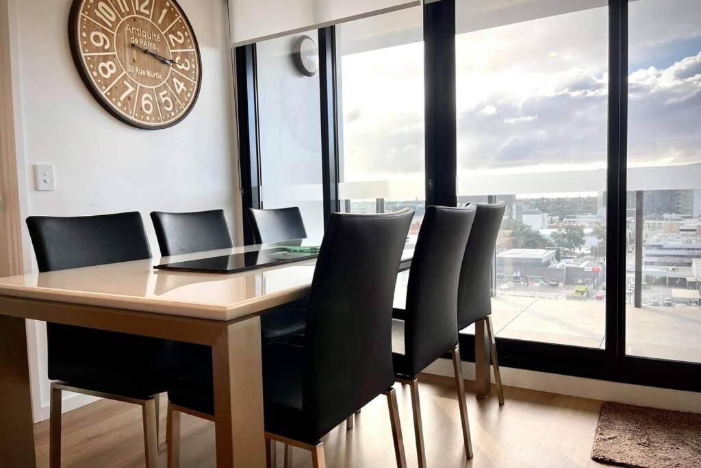 Enjoy A Little Luxury In Cbd - Perfect! Adelaide