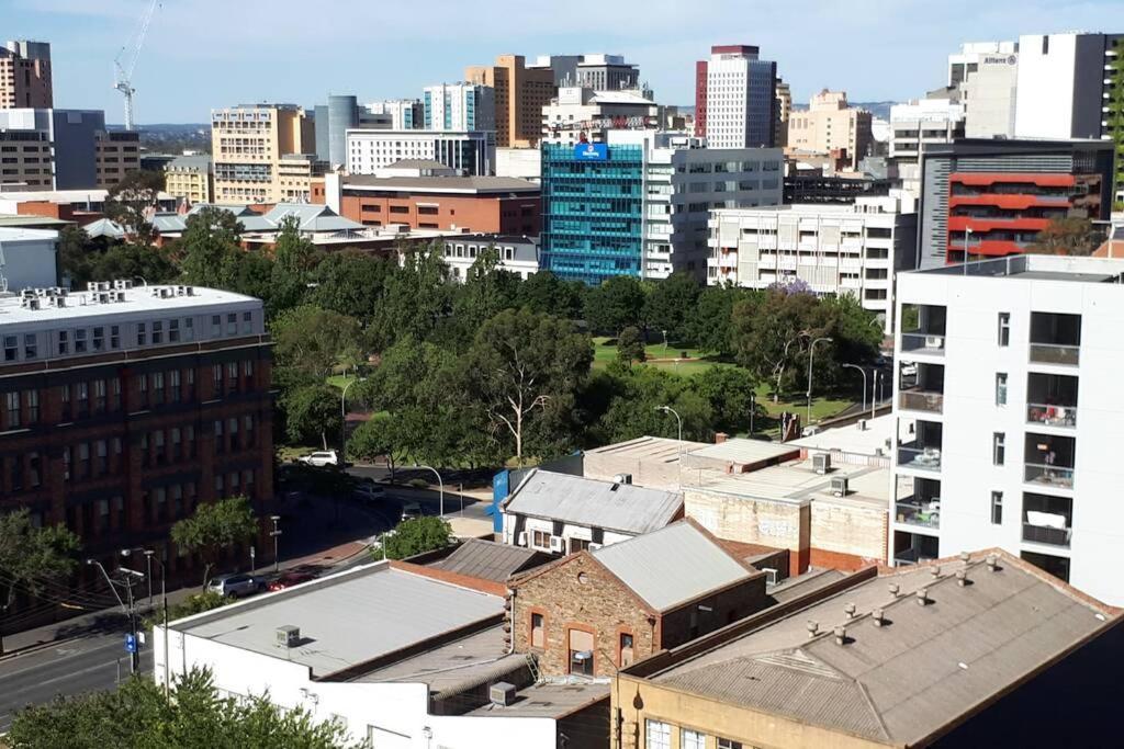 Enjoy A Little Luxury In Cbd - Perfect! Apartment