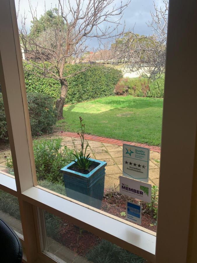 Style - To - Free Wifi - Free 3 Car Parking - Great Location * Adelaide